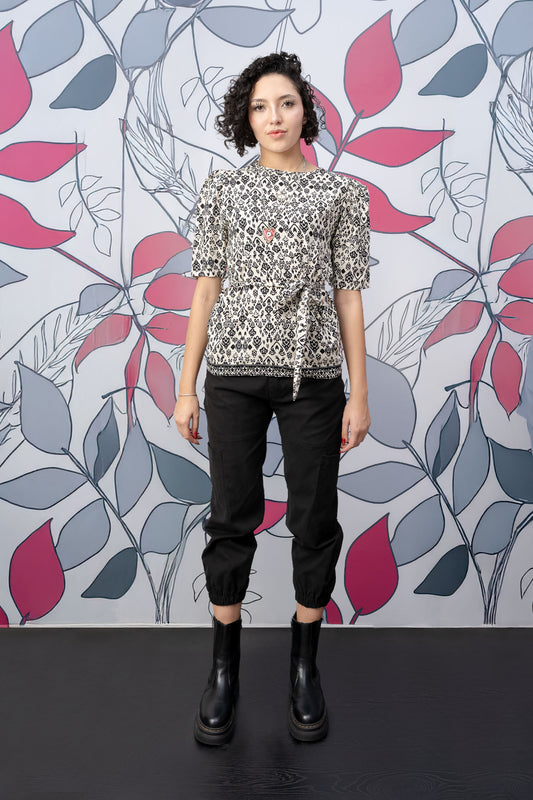 Blusa Manga Corta Estampado Étnico Con Cinturón Envolvente